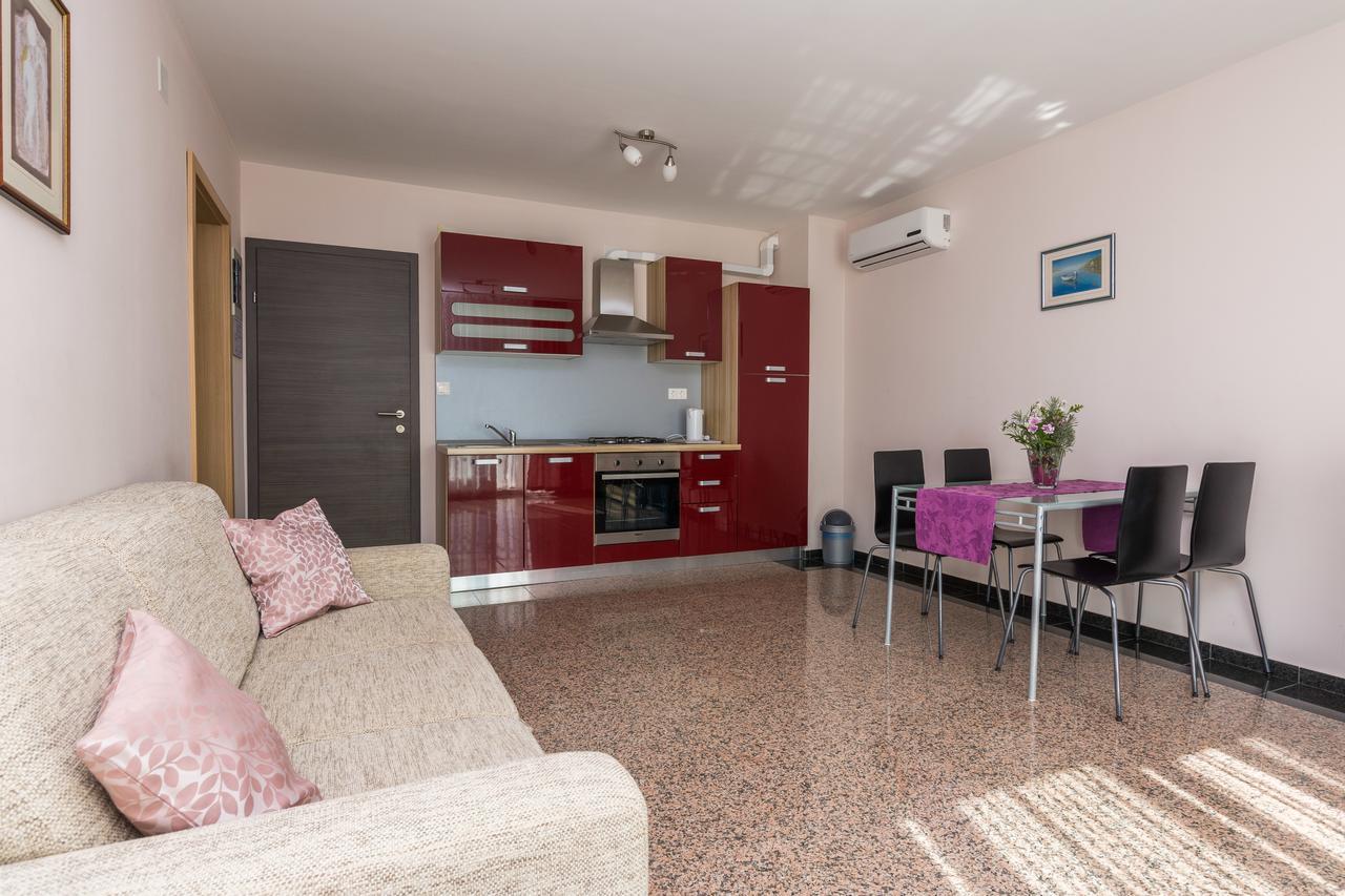 Apartmani Bepo Sveti Filip i Jakov Exteriér fotografie